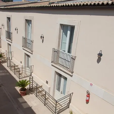 Boutique Molo Santa Lucia Syrakuzy