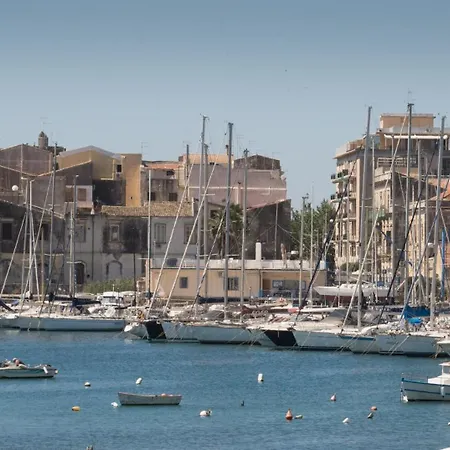 Hotel Boutique Molo Santa Lucia 3*